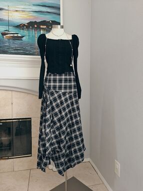 Black and White Plaid Asymmetrical Maxi Skirt(1.2lbs)